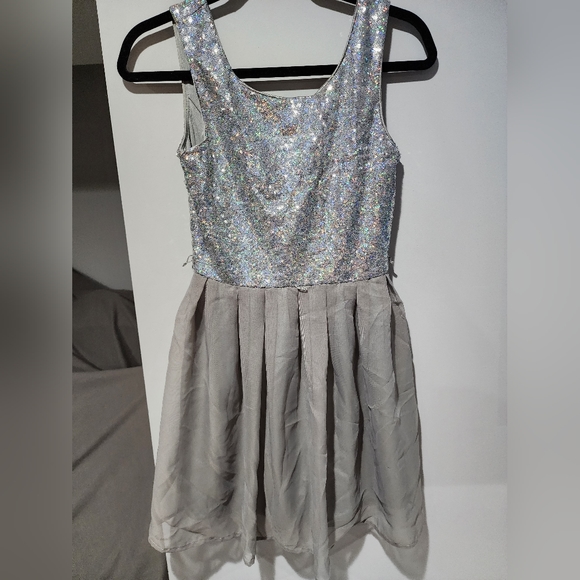 Sparkle dress - Picture 1 of 3